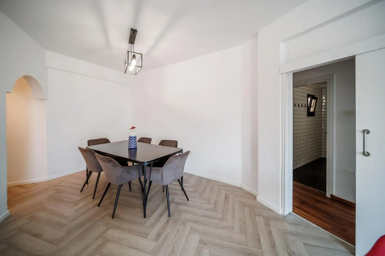 Sea View City Centre 3Bed Apartment Larnaca